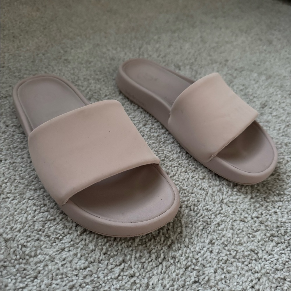 Women's Lululemon Restfeel Slide Size: 7